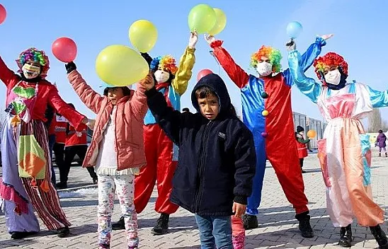 Konteyner kentteki depremzede çocuklara özel etkinlik