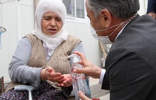 Liseliler üretti, 65 yaş üstüne ücretsiz dağıtıldı