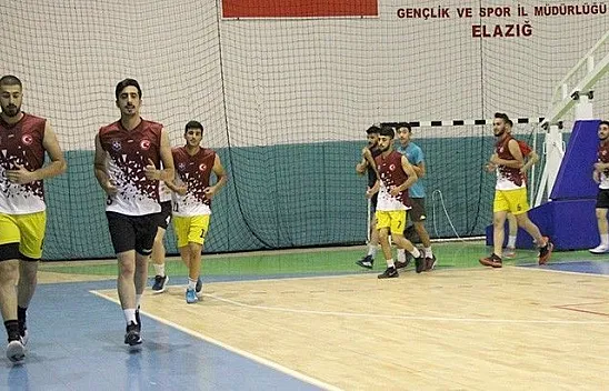 Mahalle takımı profesyonel lige yükseldi