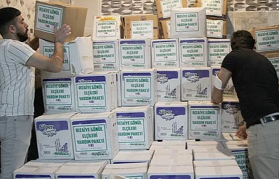 Mahallenin gençlerinden alkışlanacak hareket