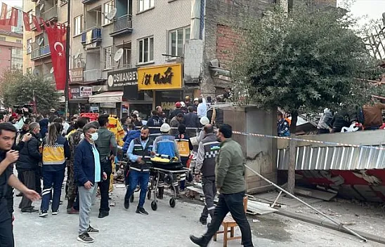 Malatya'da bina çöktü! Enkaz altında kalanlar var!