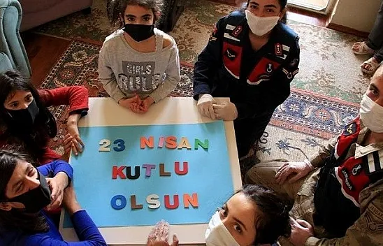 Mehmetçik, Hatice'nin Türk bayrağı talebi için seferber oldu