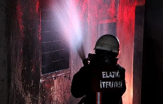 Metruk evde yangın çıktı