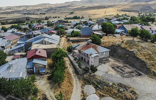 Tunceli'de 5 bin 500 yıllık anıtsal yapı
