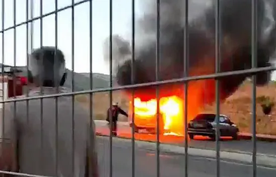 Minibüs alev topuna döndü