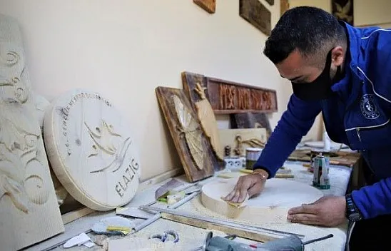 'Naht sanatı' gençlerin ellerinde hayat buluyor