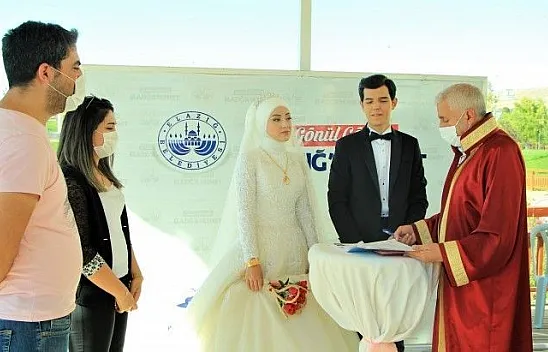 Nikahlar en fazla 10 kişi ile kıyılmaya başlandı