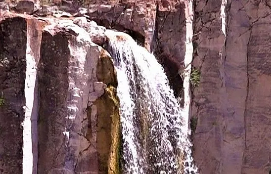 'Nişankaya Şelalesi' baharla coştu