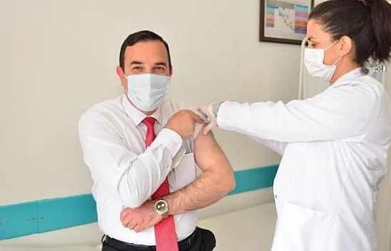 Öğretmenlere Covid-19 aşısı yapıldı