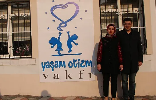 Otizmli çocukları için otizm vakfını kurdular