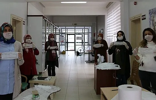 Özel bireyler sağlıkçılar için maske üretimine başladı