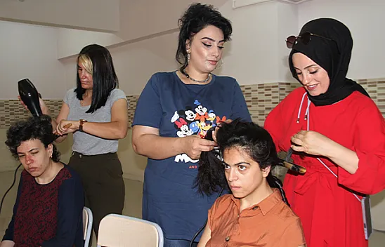 Özel çocuklara kişisel bakım