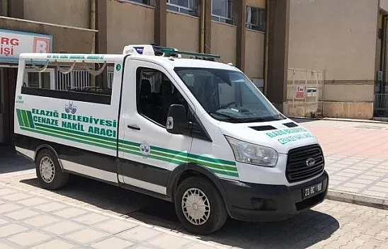 Parkta oynarken bayıldı, hastanede hayatını kaybetti