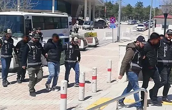 Polis ekipleri magandaları yakaladı