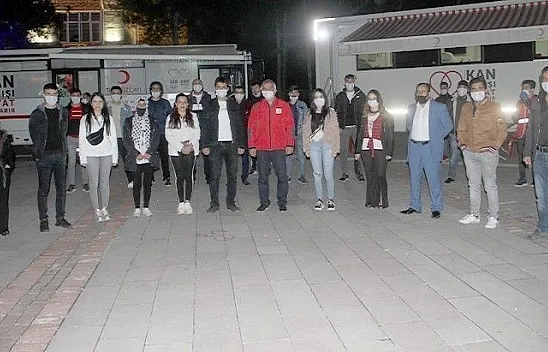 PUS dizisi oyuncularından kan bağışına destek