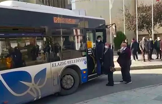 Rahatsızlanan kadın belediye otobüsü ile hastaneye ulaştırıldı