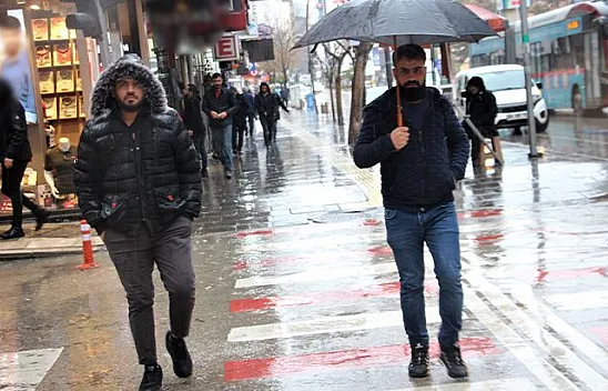 Sağanak yağış ekili oldu