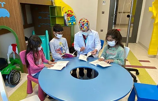 Şair hemşireden duygulandıran hareket