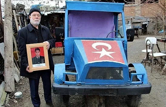 Şehit Babası hurdalardan 'mini kamyonet' yaptı