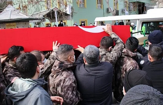 Şehit Emrah Barak, son yolculuğuna uğurlandı