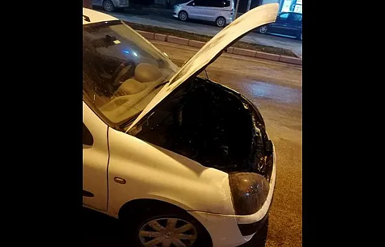 Seyir halindeki otomobil yandı