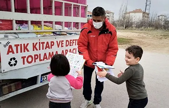 Sokaklarda farkındalık yaratıyor