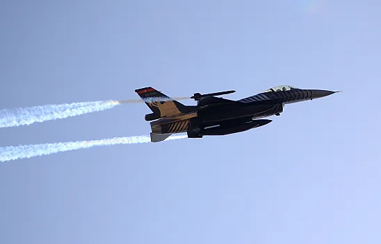 SOLOTÜRK Elazığ'ı selamladı