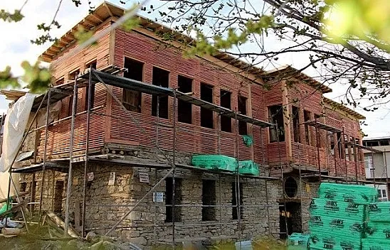 Tarihi konak restore ediliyor