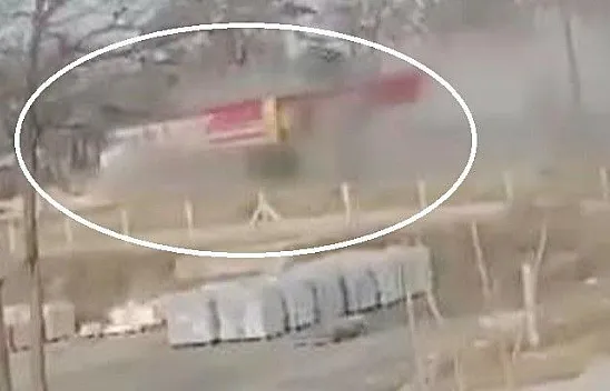 Trenin tıra çarptığı kaza kamerada