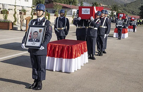 Tunceli'de askeri törenle şehitler uğurlandı