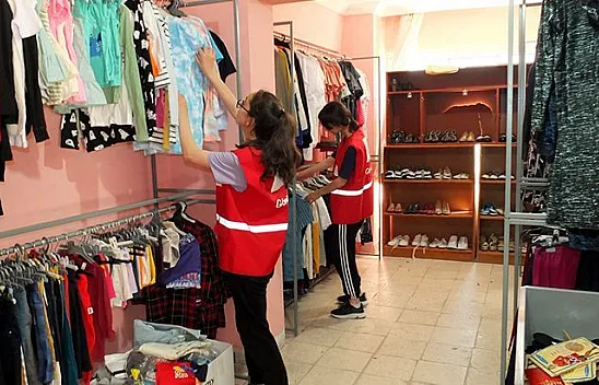 Türk Kızılay'dan Keban'da giysi yardımı