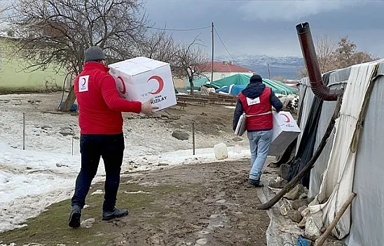 Türk Kızılay köylere ve göçerlere yardım ulaştırıyor