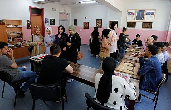 Üniversite öğrecilerinden anlamlı hareket