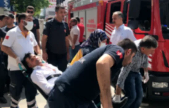 Üzerine benzin döküp kendini yakmaya kalkıştı