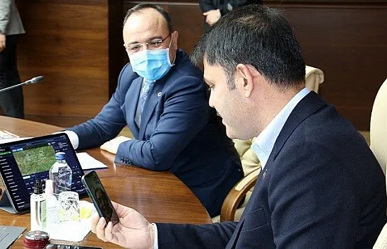 Vali Erkaya Yırık'tan Bakan Kurum'a sürpriz