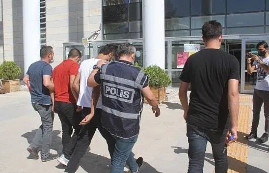 Yağma ve kasten yaralama suçlarından 2 şüpheli yakalandı