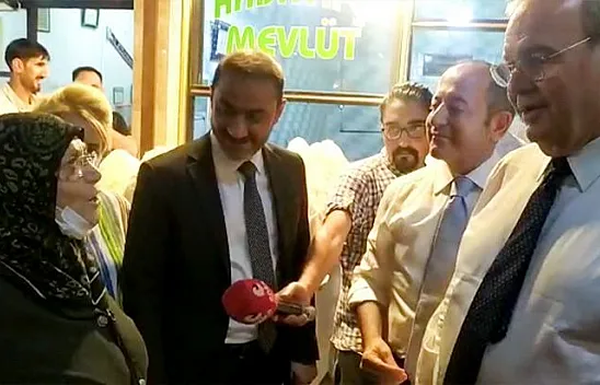 Yaşlı teyzeden CHP heyetine ayar