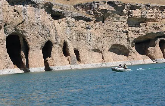 Yeni keşif 'Kara Leylek Kanyonu'