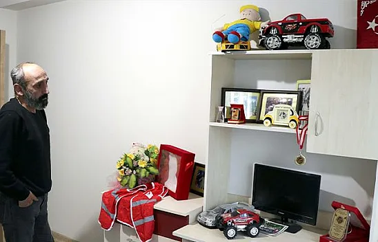 Depremde doğan evladını yine depremde yitirdi