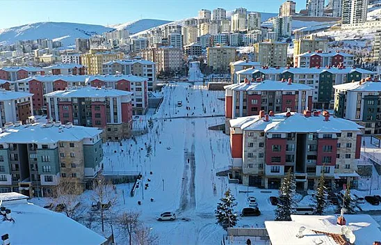 Depremin verdiği hasar devletin şefkat eliyle telafi edildi