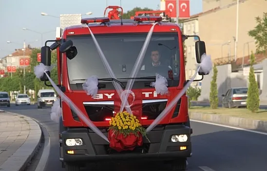 İtfaiye aracı bu kez gelin arabası oldu