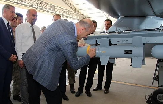 Bakan Soylu, İHA'ları inceledi