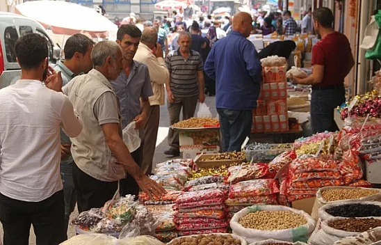 Elazığ'da alışveriş yoğunluğu yaşanıyor