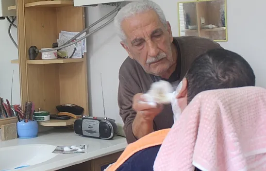 79 yaşında, çalışmayı bırakmıyor