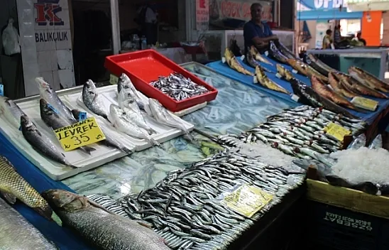 Balık tezgahları şenlendi