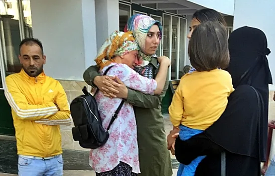 Üzerine televizyon düşen çocuk öldü