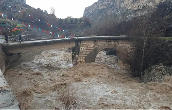 Yağış, Tağar Çayı ve kuruyan dereleri coşturdu