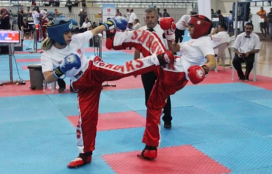 Türkiye Kick Boks Şampiyonası Elazığ'da başladı