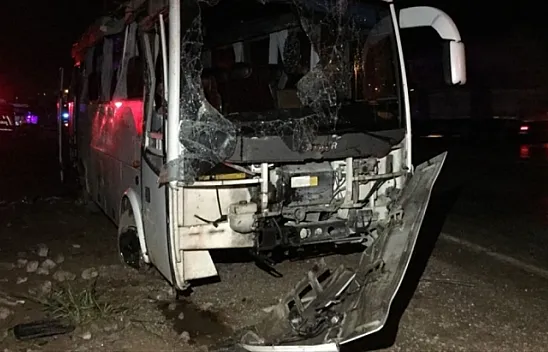 Yolcu otobüsü devrildi! Kaza yerinden ilk görüntüler (2)