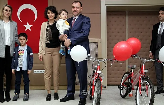 Şehit çocuklarına bisiklet hediye edildi